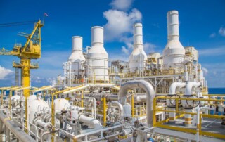 How Does the Oil and Gas Industry in Dubai Contribute to Economic Growth?