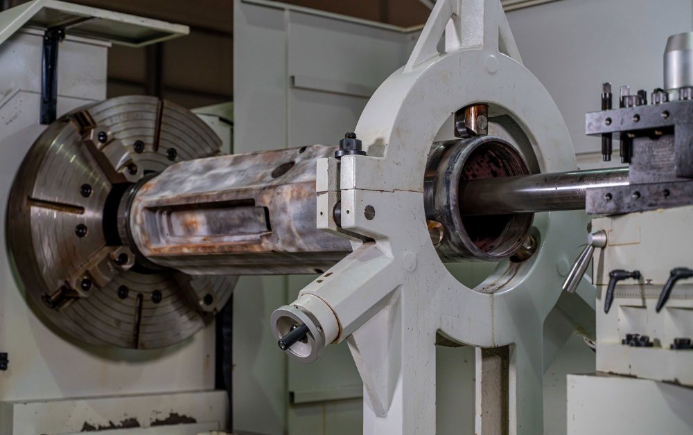 Top 5 Common Mistakes to Avoid When Using a Manual Lathe Machine
